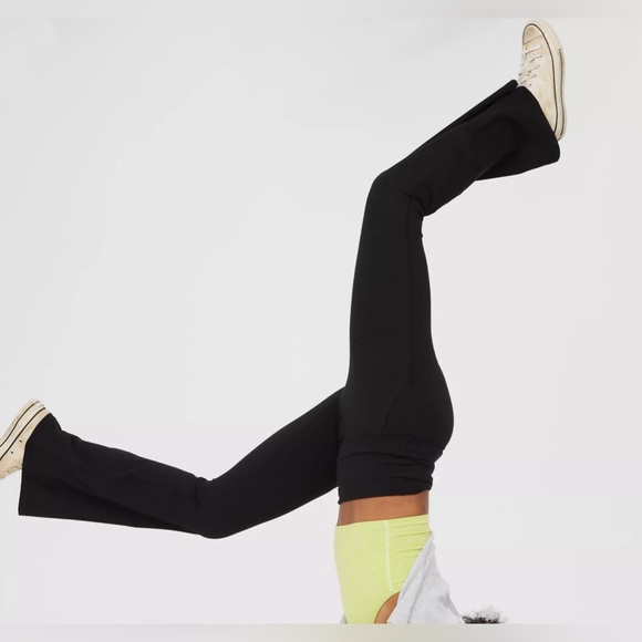 OFFLINE By Aerie The Hugger High Waisted Foldover Flare Legging - Picture 5 of 8